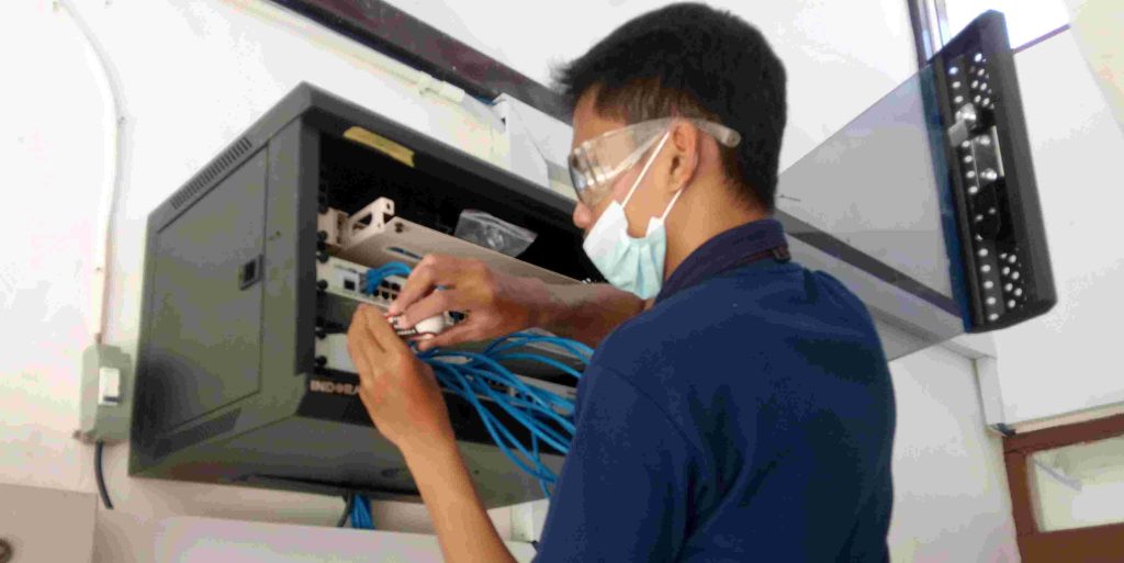 Professional IT Infrastructure & Network Solutions install switch low